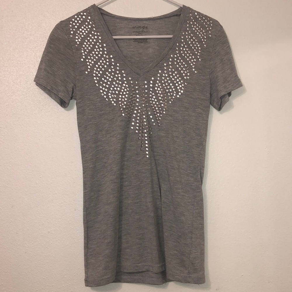 V-neck gray shirt